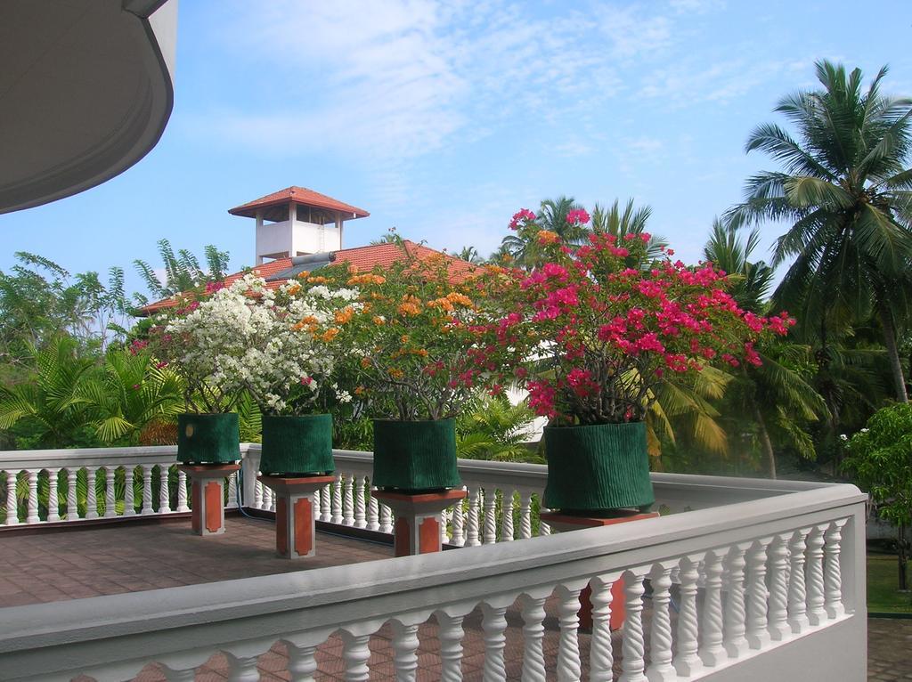 Sagarika Beach Hotel Moragalla Exterior photo